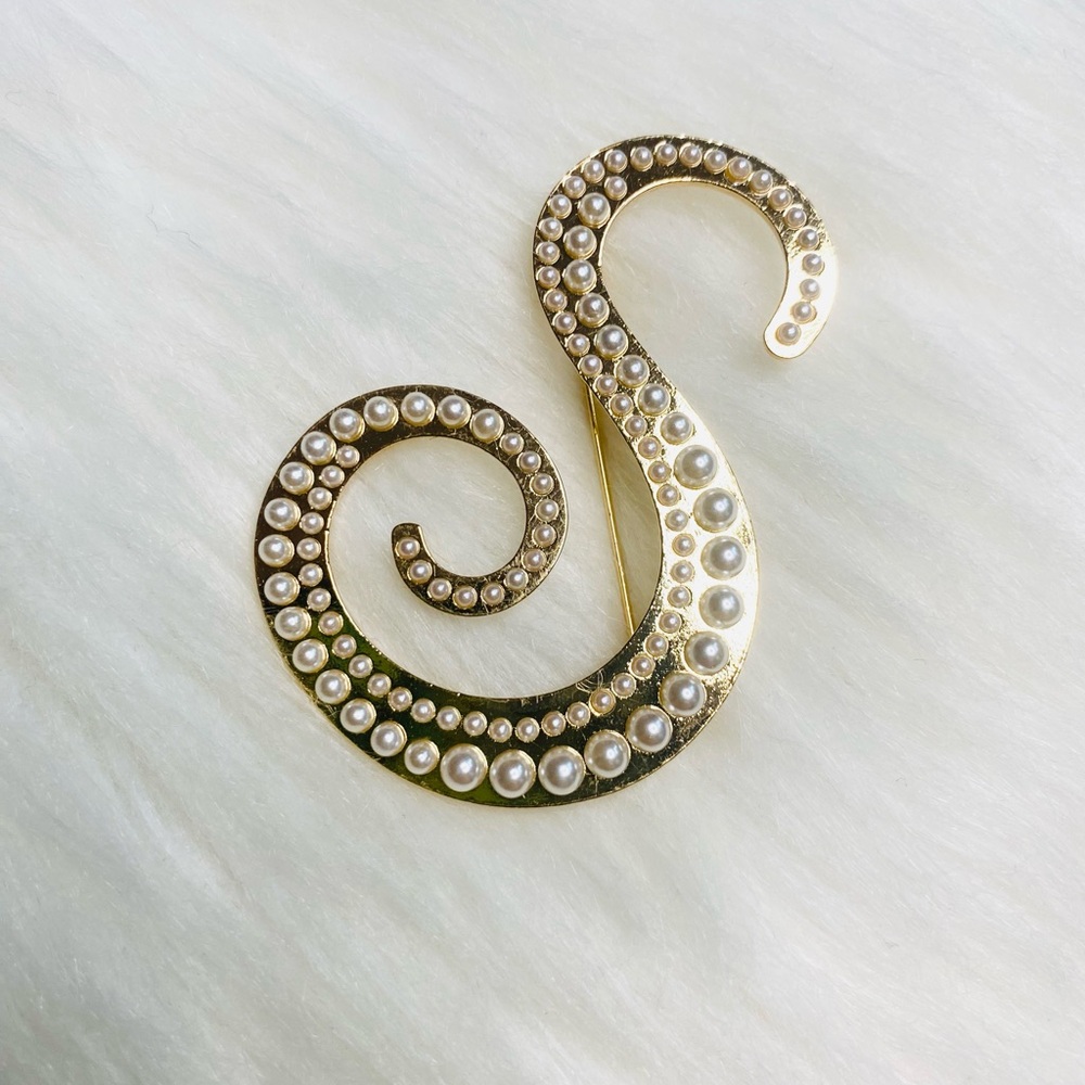 Letter S Initial Letter Pin Brooch with White Pearl Accents New